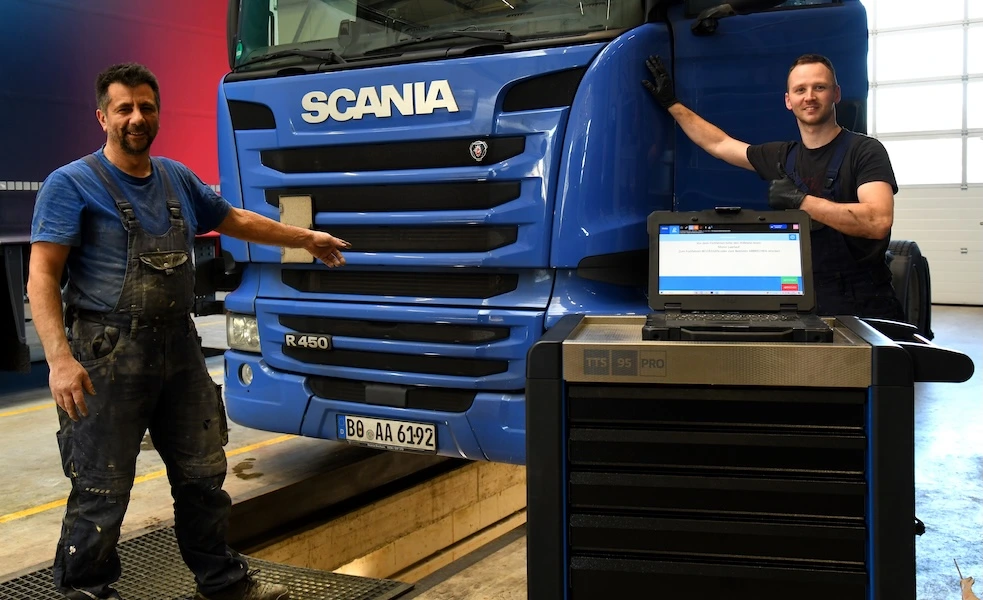 Eigene Werkstatt für die Reparatur und Wartung unserer Fahrzeuge